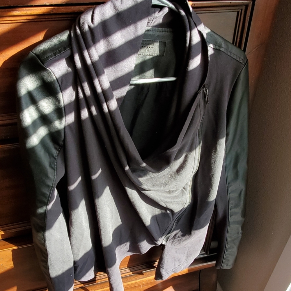 Jacket - Picture 4 of 4